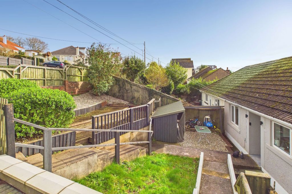 Property photo 2 of 23