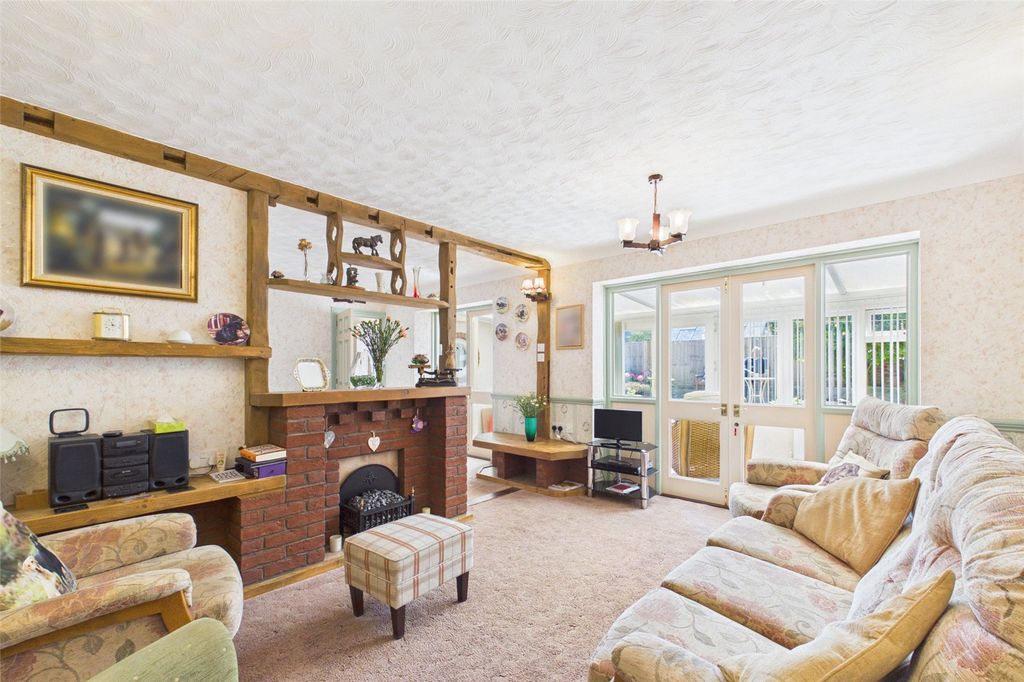 Property photo 2 of 23 Sitting Room