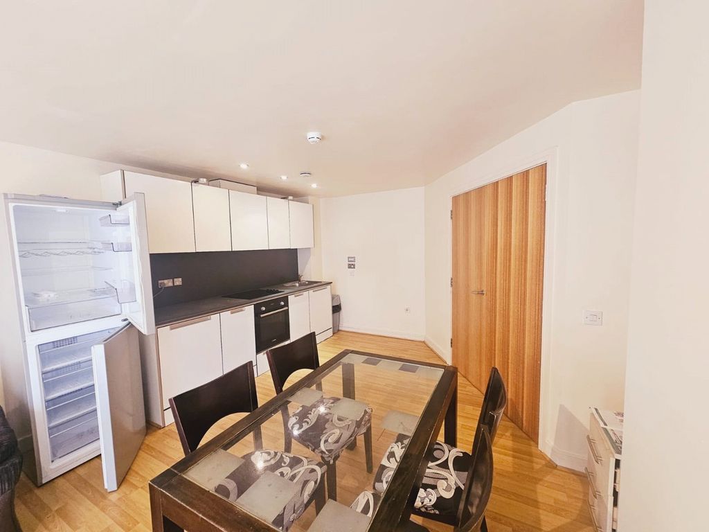 Property photo 2 of 9 Picture No. 28