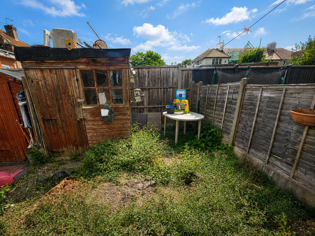 Property photo 2 of 12 Picture No. 19