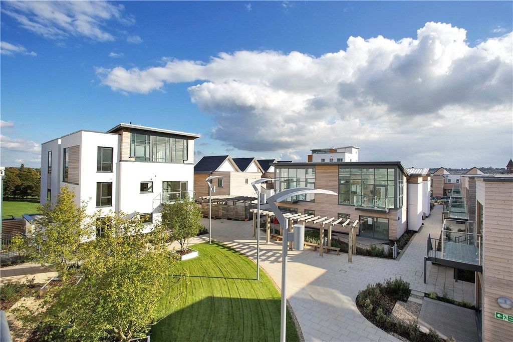 Property photo 1 of 8 Rooftop Garden