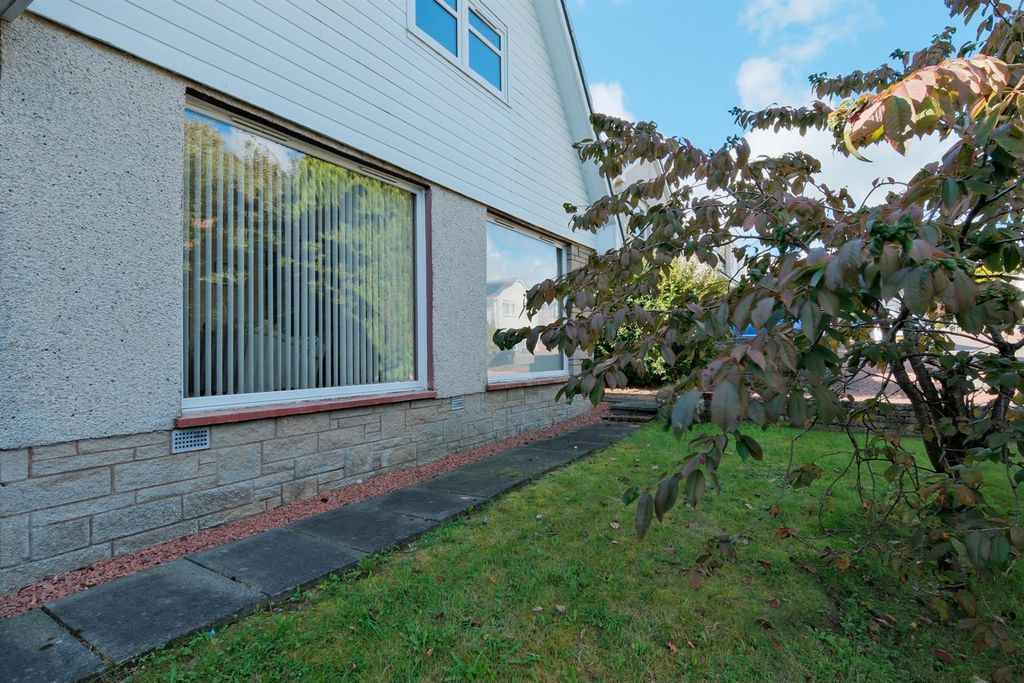 Property photo 3 of 40 003-70 Alan Avenue, Carluke, ML8 5Ua.Jpg