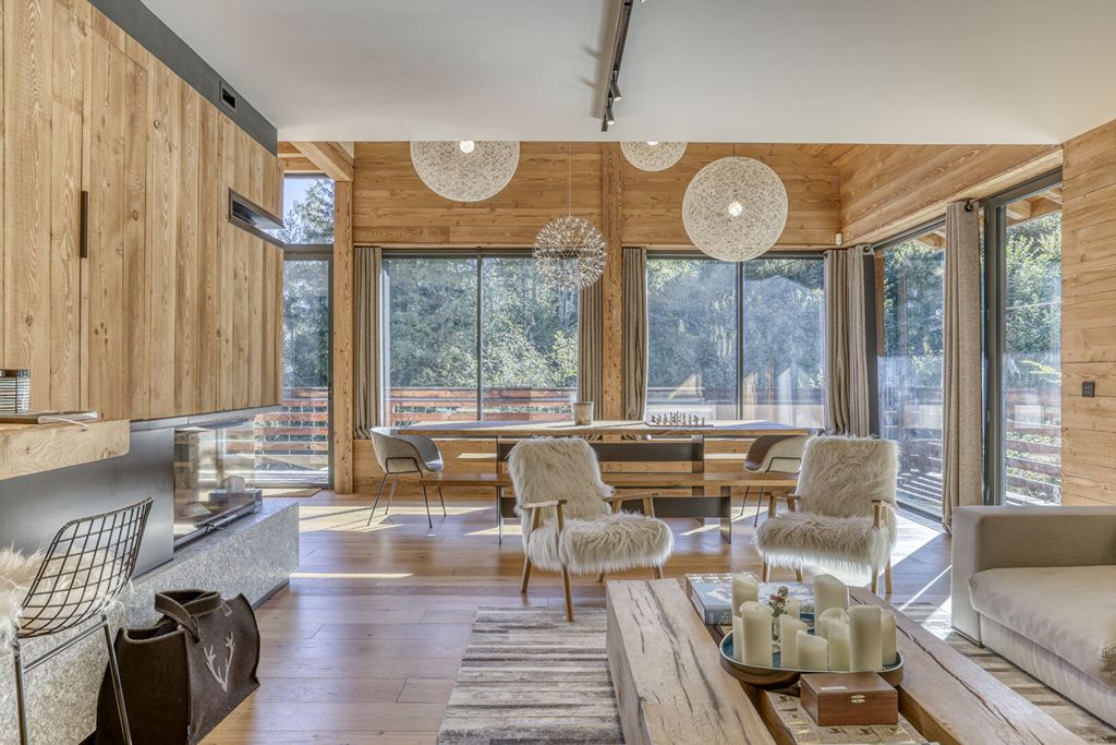 Property photo 1 of 12 St Nicolas De Veroce