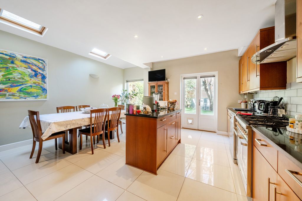 Property photo 2 of 17