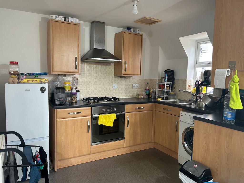 Property photo 2 of 5 Kitchen