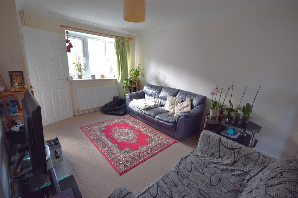 Property photo 2 of 7 Lounge