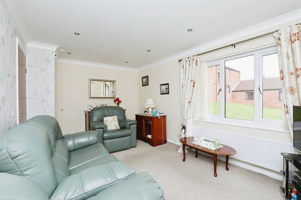 Property photo 3 of 9