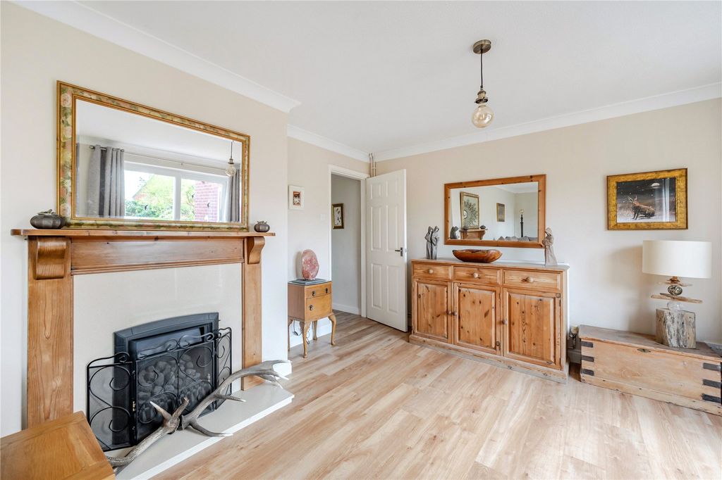Property photo 3 of 16 Picture No. 11