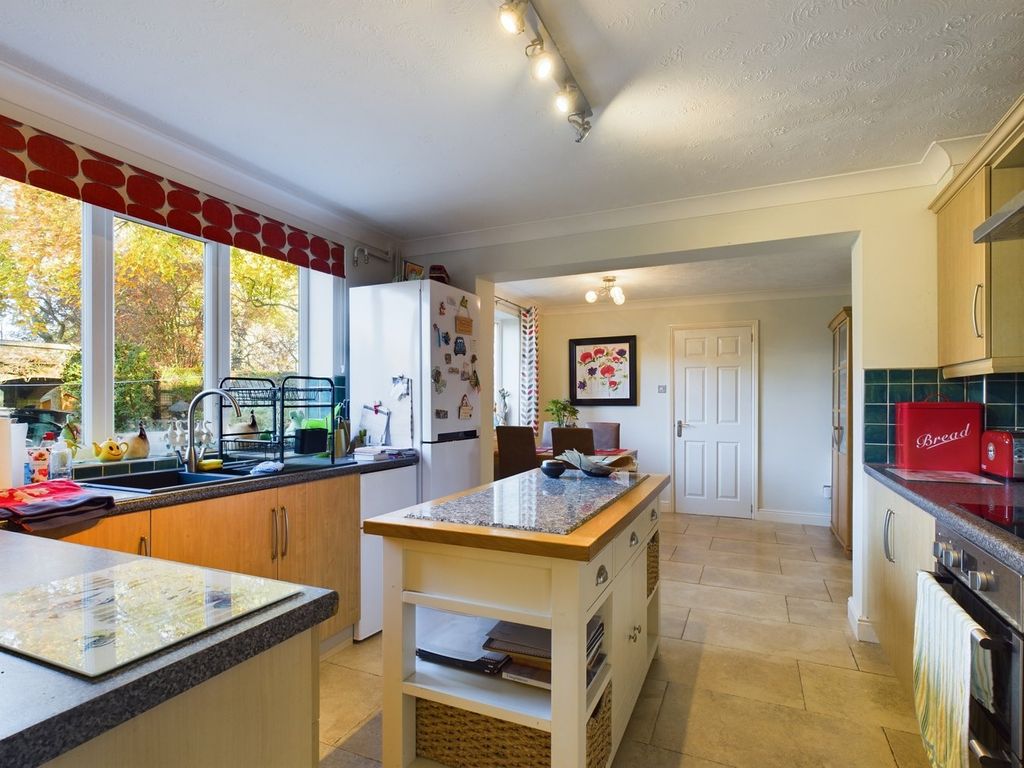 Property photo 2 of 28