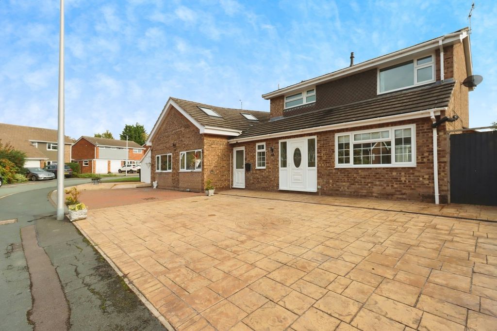 Property photo 1 of 44