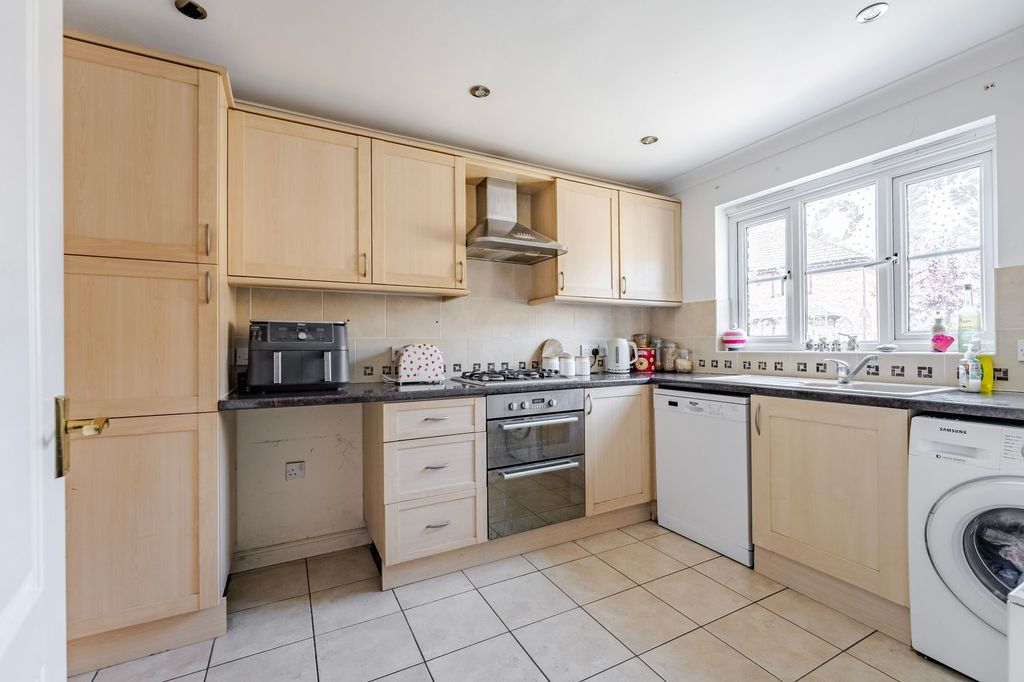 Property photo 3 of 16