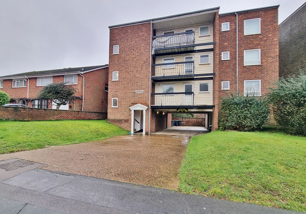 Property photo 1 of 12