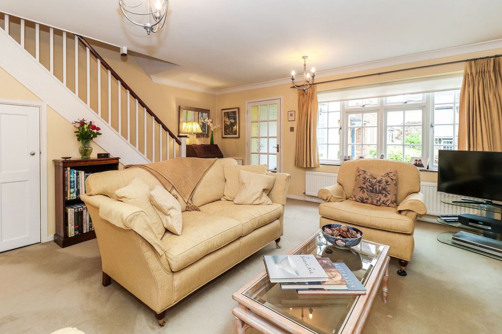 Property photo 2 of 21