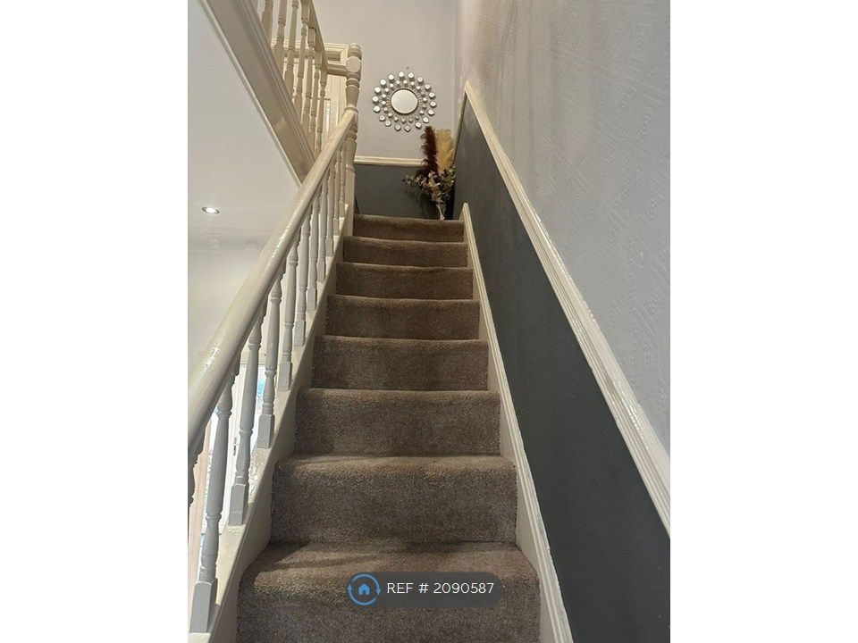 Property photo 3 of 21 Stairs