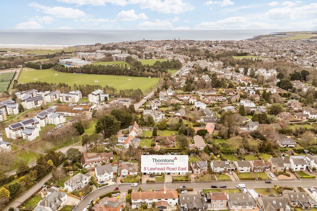 Property photo 2 of 33