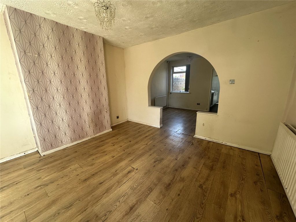 Property photo 2 of 17 Picture No. 02