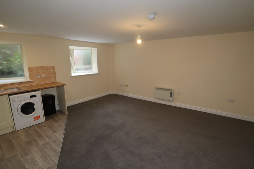 Property photo 2 of 8