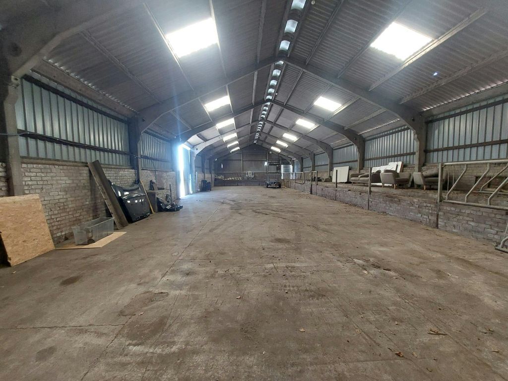 Property photo 3 of 6 North Internal.Jpg