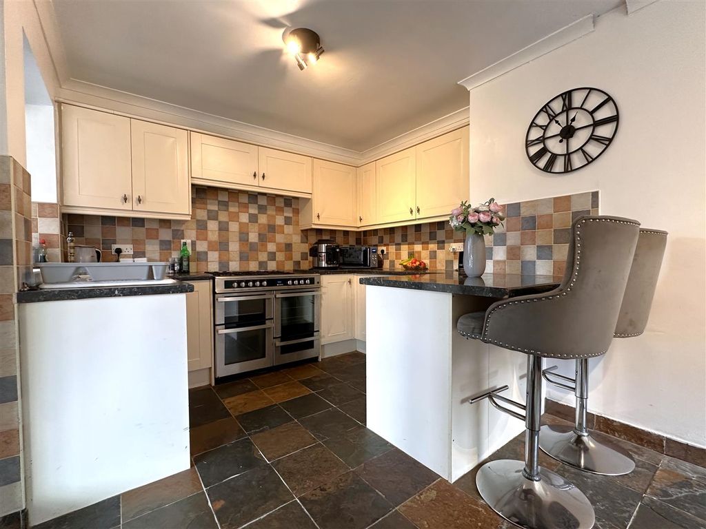Property photo 2 of 17 Kitchen/Diner 483
