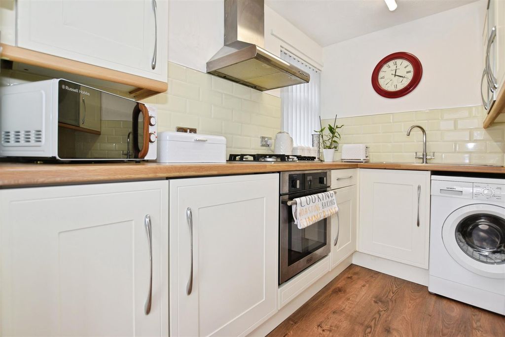 Property photo 2 of 15 241c838A-Kitchen.Jpg