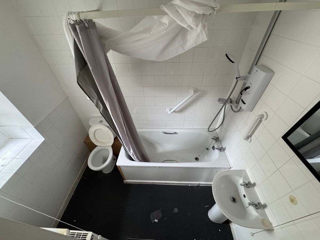 Additional image 14 of 3 bed flat for saleLewis Street, Pontwelly, Llandysul SA44