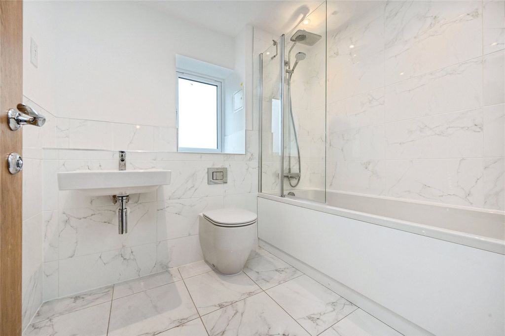 Property photo 2 of 15 Bathroom