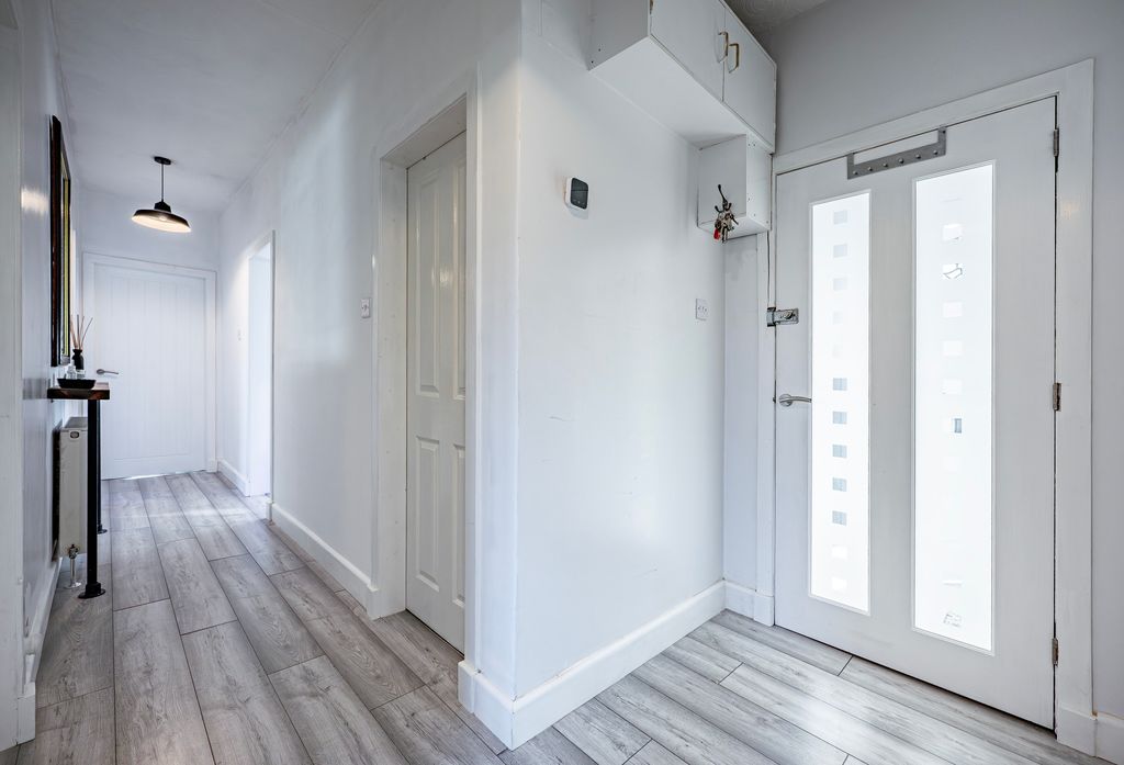 Property photo 3 of 36