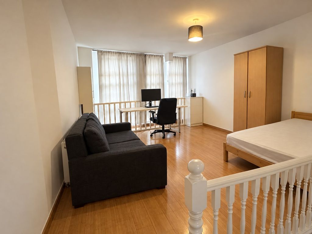Property photo 2 of 4