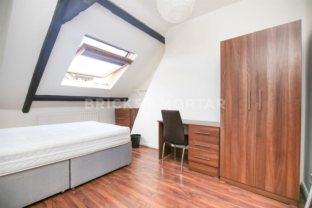 Property photo 3 of 13 981Ibhdl6Aypebk6W38Nwczfrli.Jpg