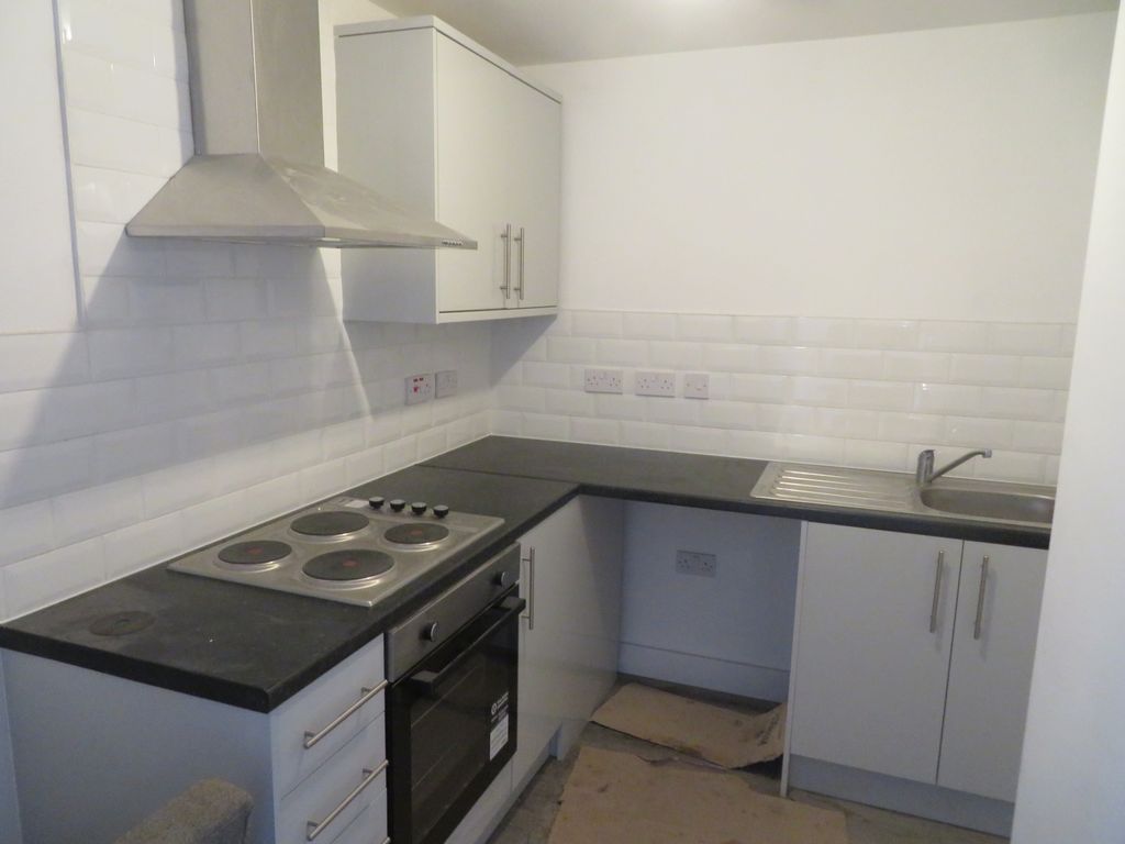 Property photo 1 of 7 Open Plan Kitceb