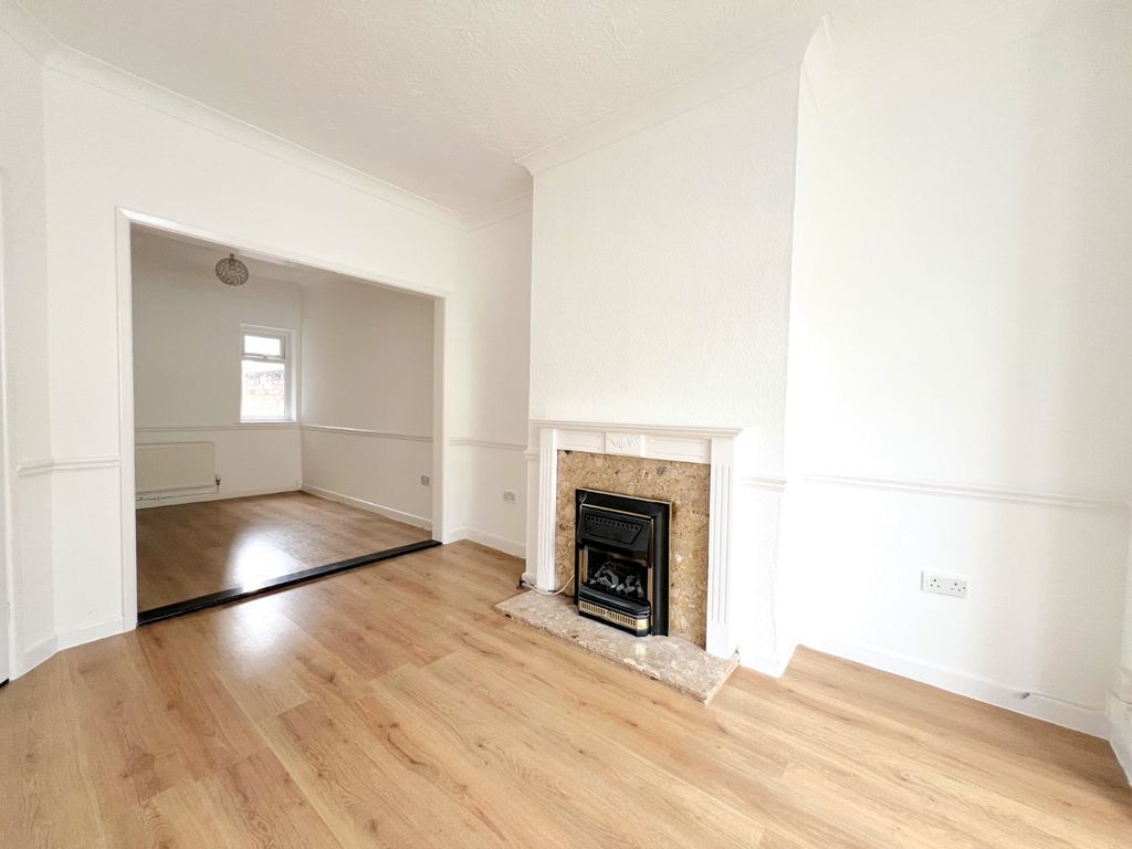 Property photo 2 of 11 Picture No. 24
