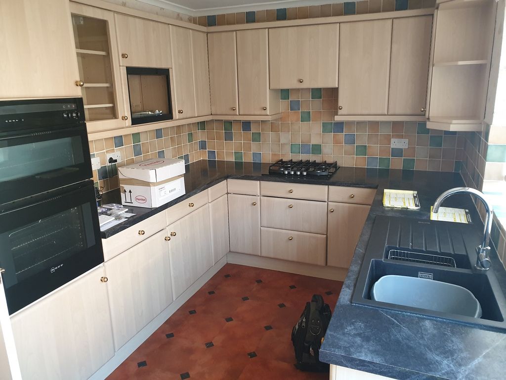 Property photo 2 of 6 Kitchen