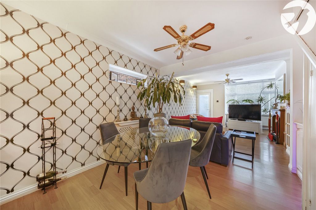 Property photo 3 of 32 Dining