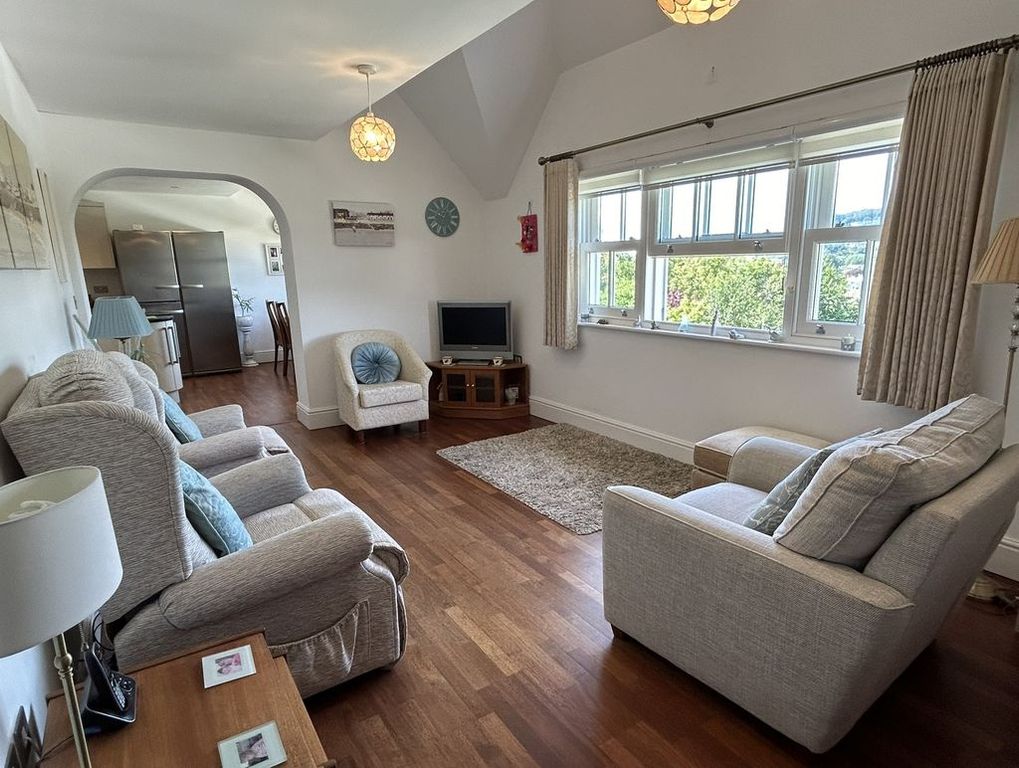 Property photo 2 of 11 Photo 9