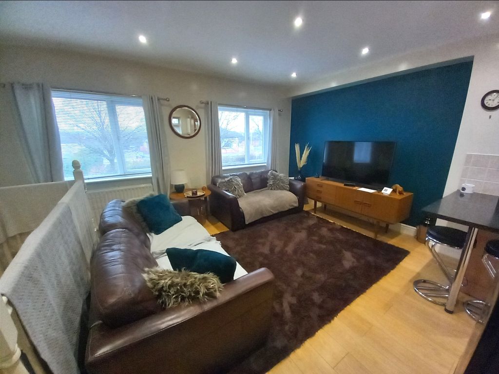 Property photo 2 of 30 23B Lounge