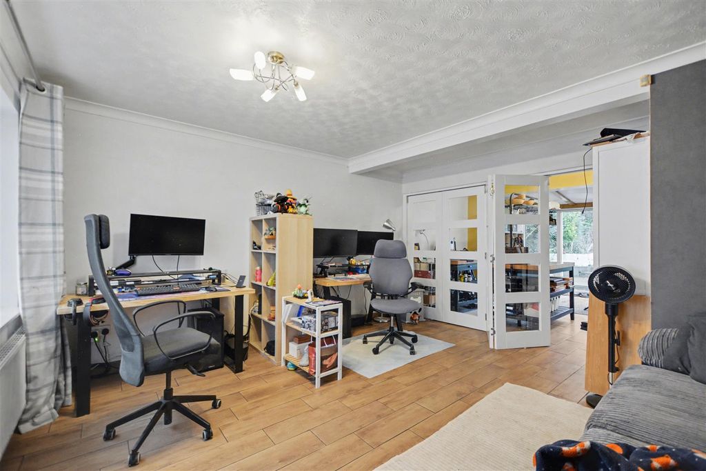 Property photo 2 of 27 Dining Area