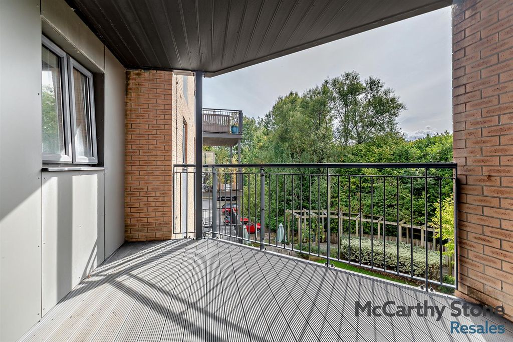 Property photo 2 of 18 Balcony