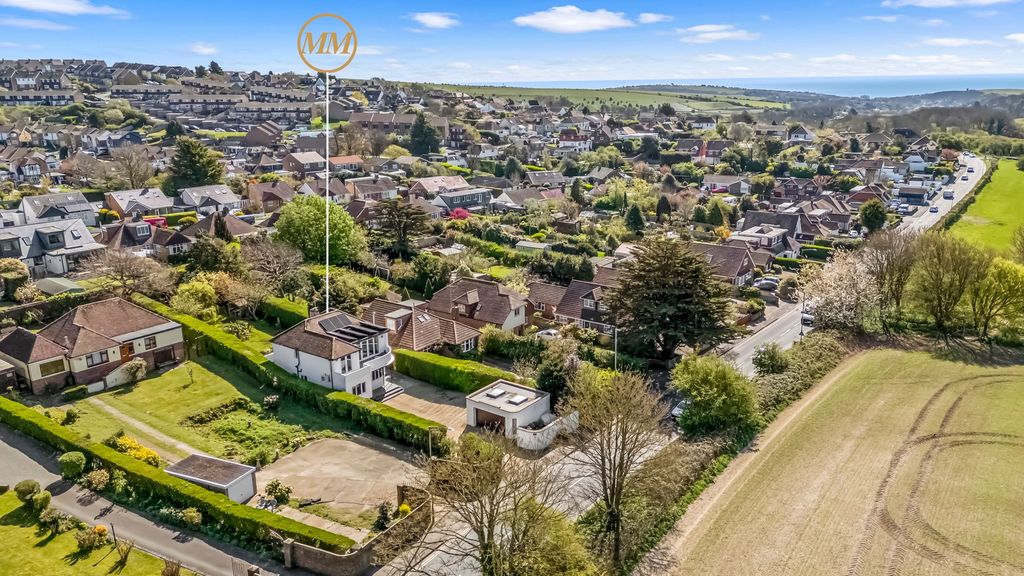 Property photo 1 of 31