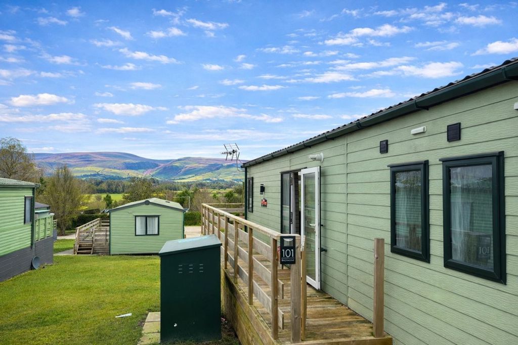 Property photo 2 of 10 Mw8Ta69Aaa98893096.Jpg