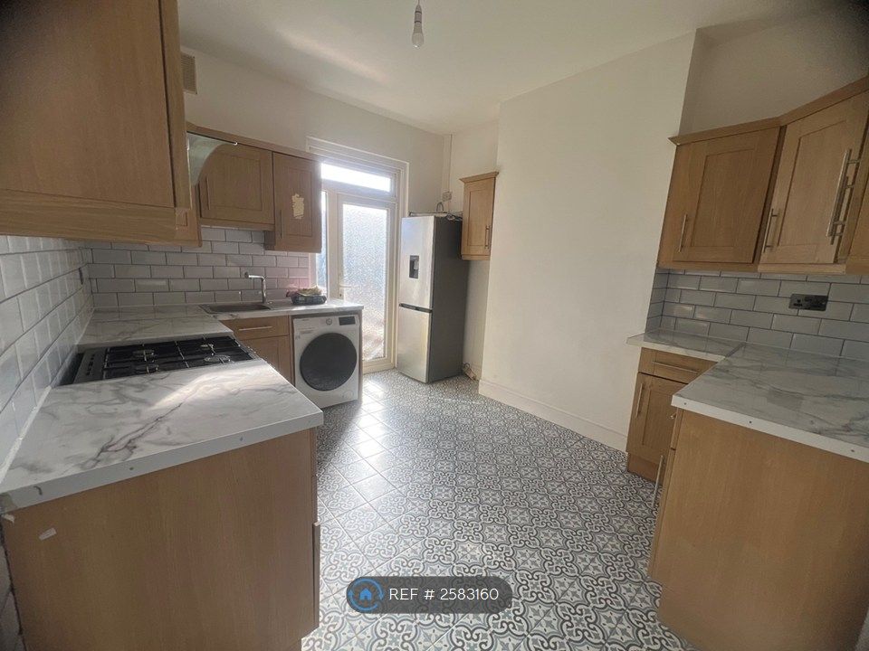 Property photo 1 of 22 Kitchen