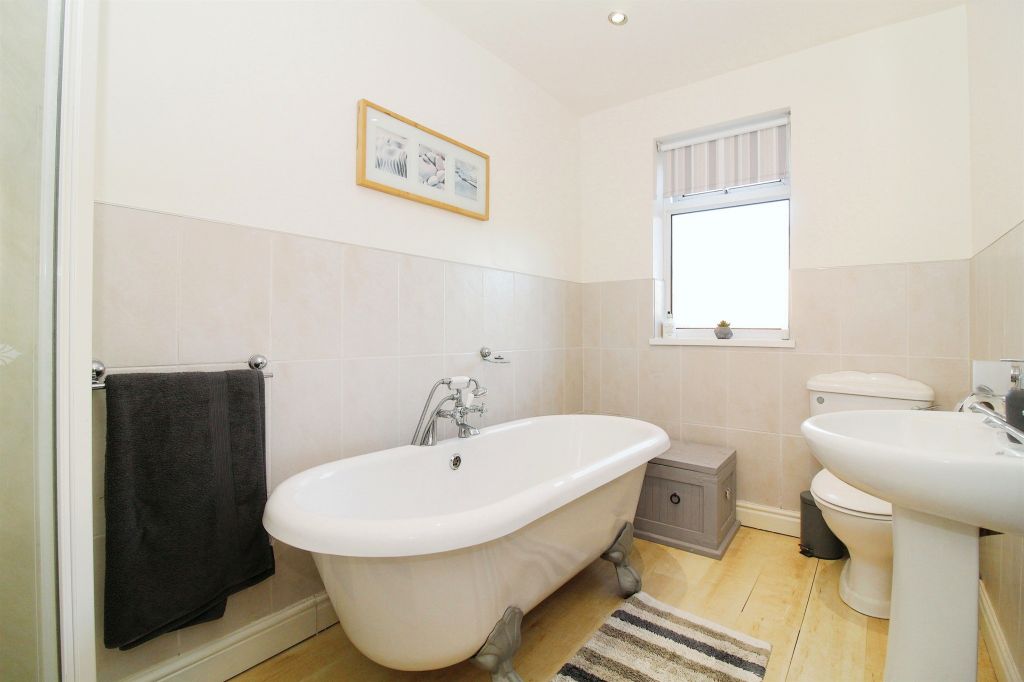 Property photo 3 of 28 Image