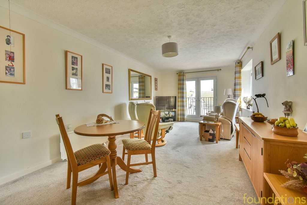 Property photo 3 of 14
