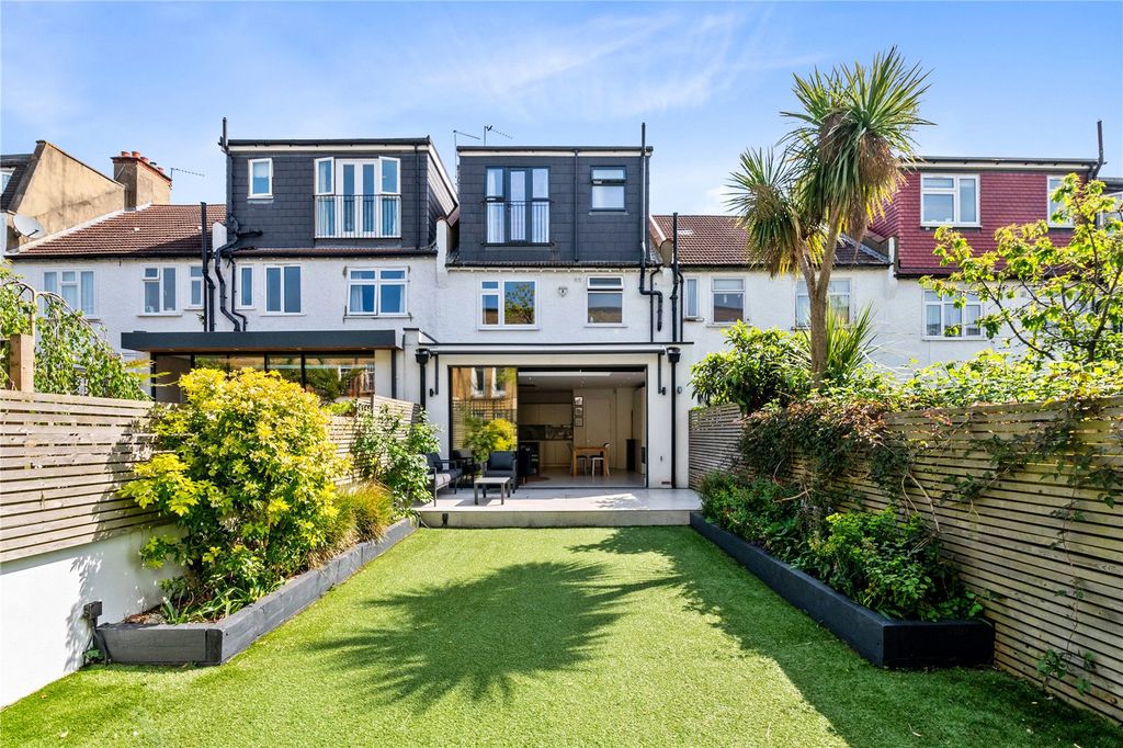 Property photo 2 of 10 Picture No. 40