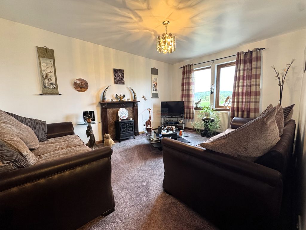 Property photo 3 of 23 Lounge A.Jpg