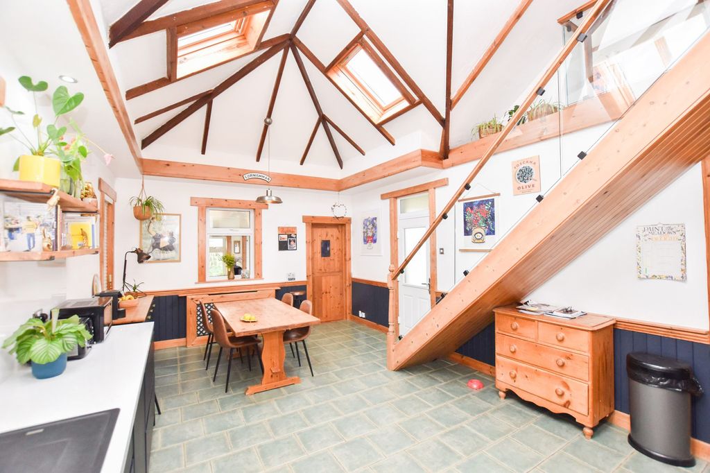 Property photo 3 of 26 Kitchen/Diner