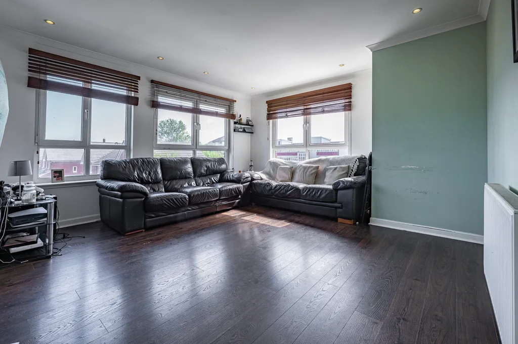 Springfield Gardens, Glasgow G31 - View 6
