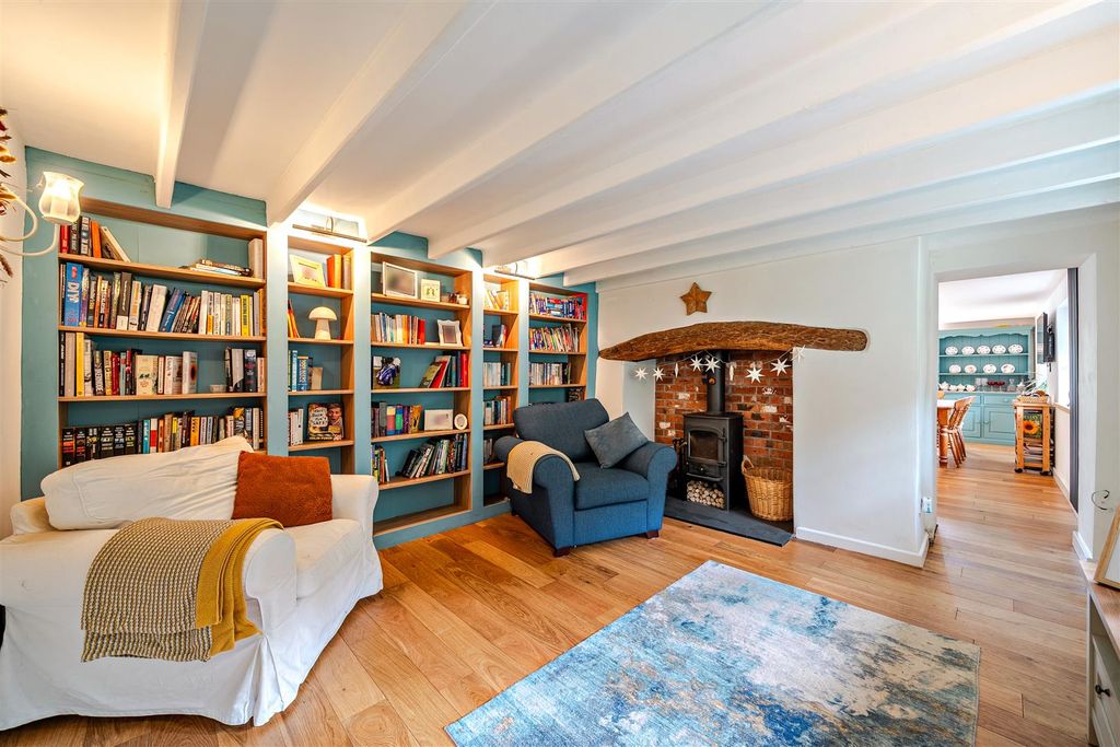 Property photo 3 of 26 Snug