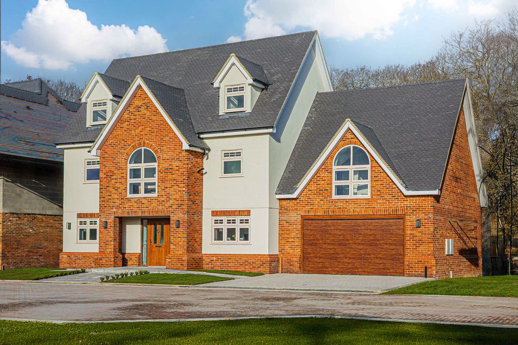 Property photo 1 of 50