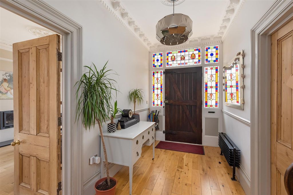 Property photo 2 of 31 Tankerton Road, Tankerton, Whitstable