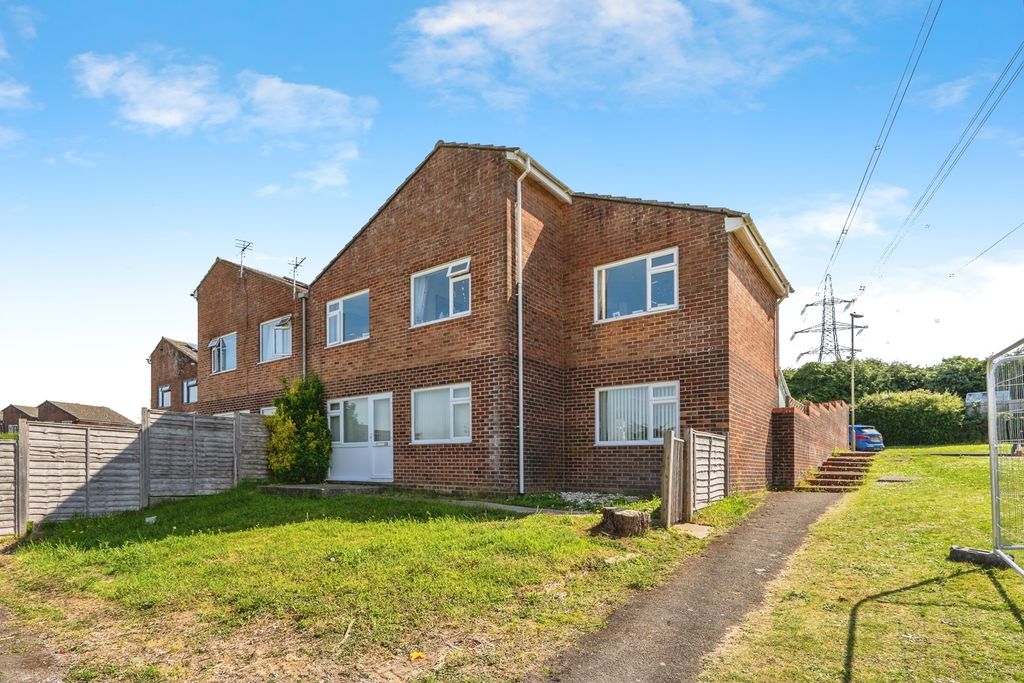 Property photo 2 of 17 Photo